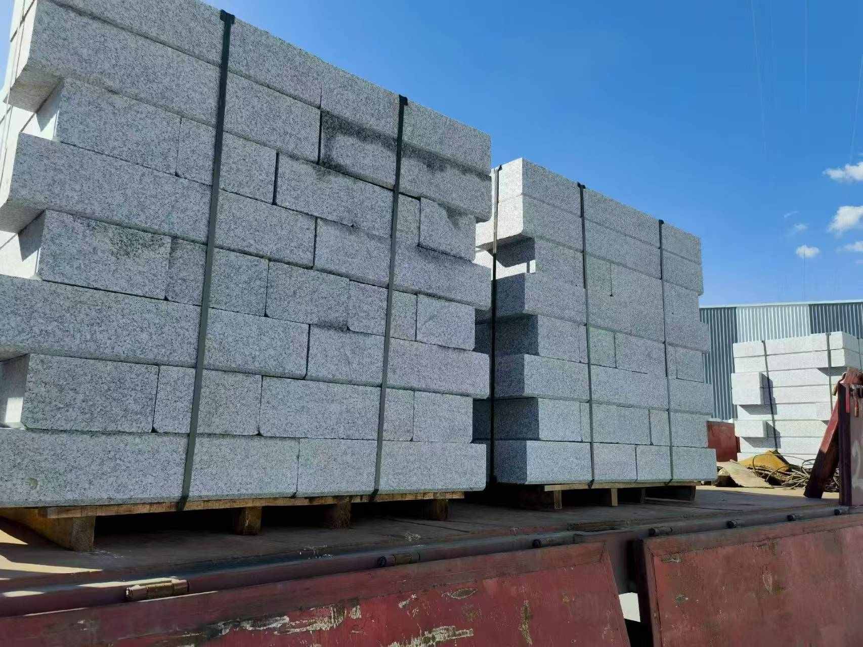 贺州 路沿石装车出货