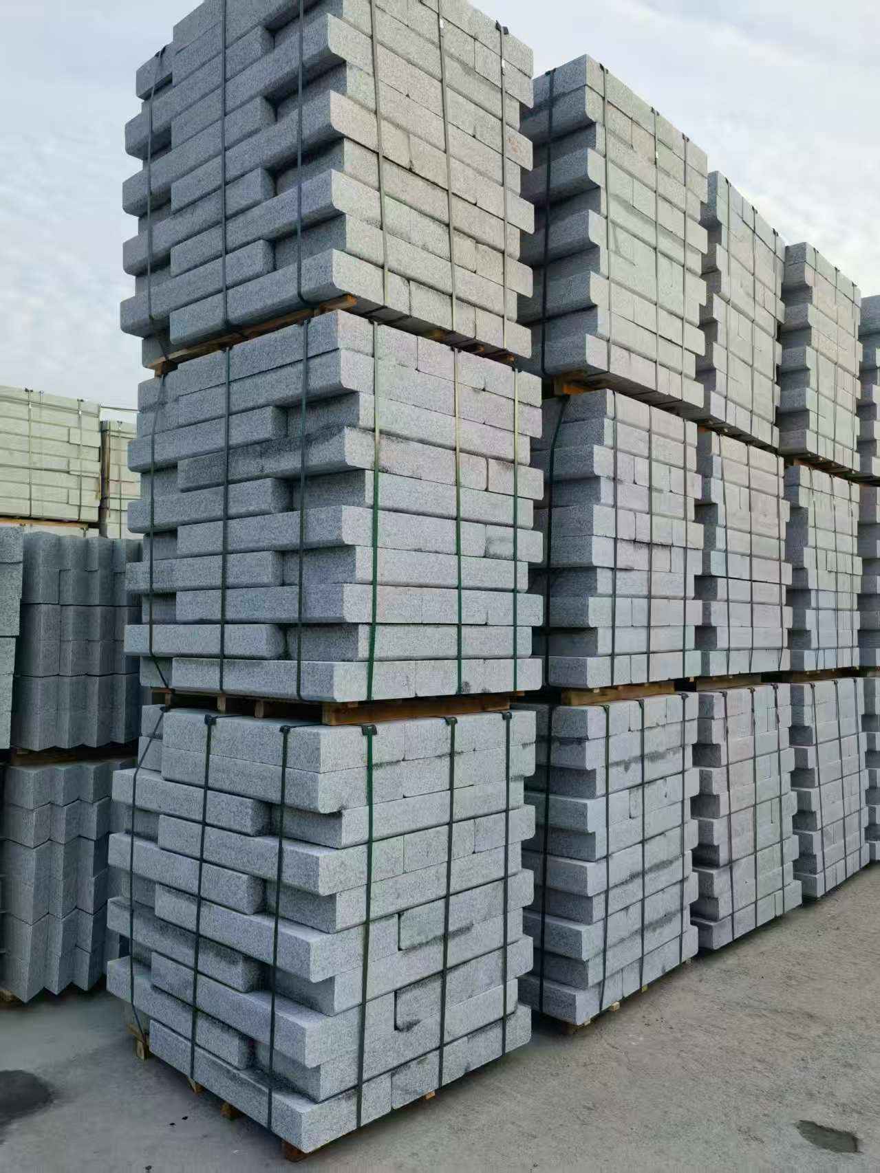 贺州 路沿石（路侧石），颜色一致，尺寸标准