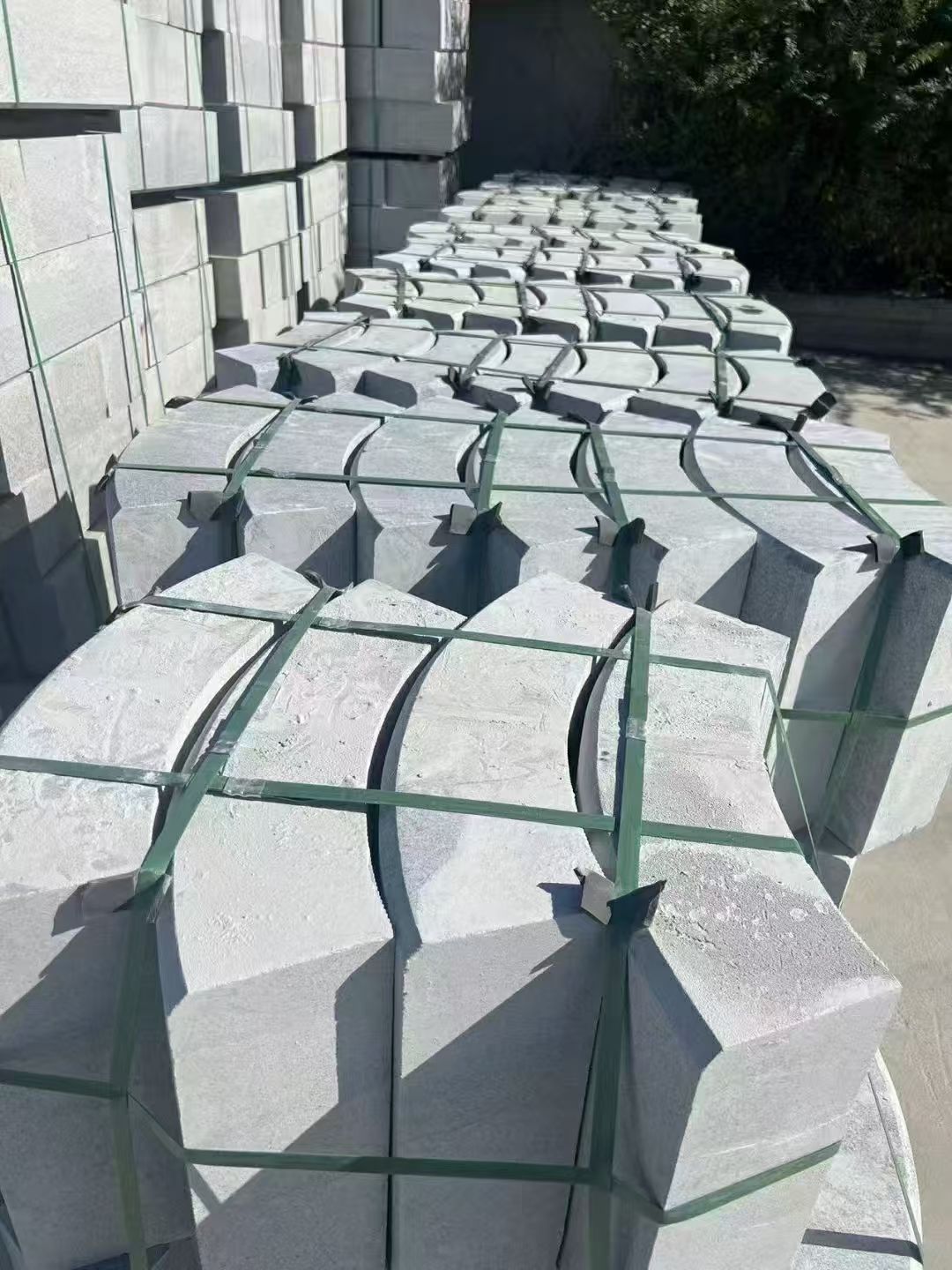 贺州 芝麻灰弧形路沿石