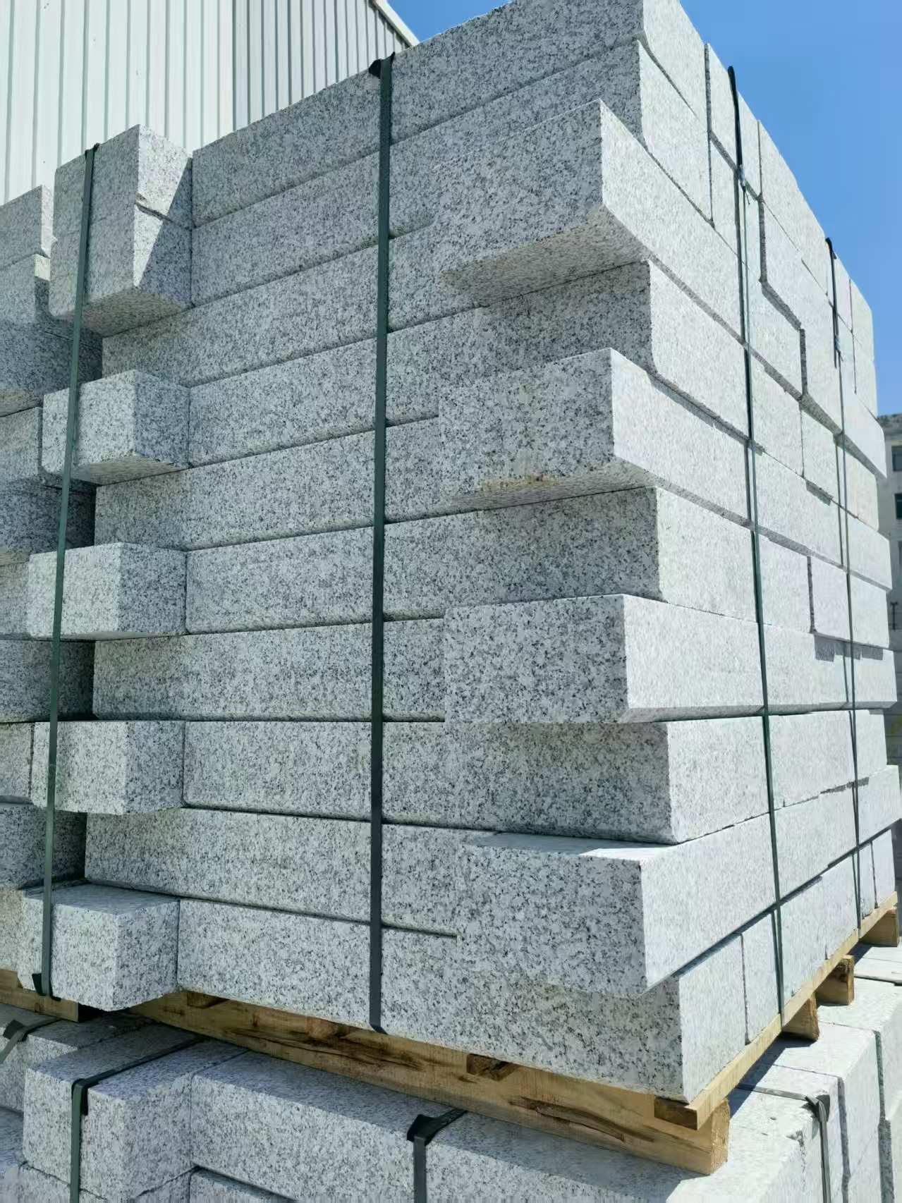 贺州 路沿石颜色均匀、尺寸标准