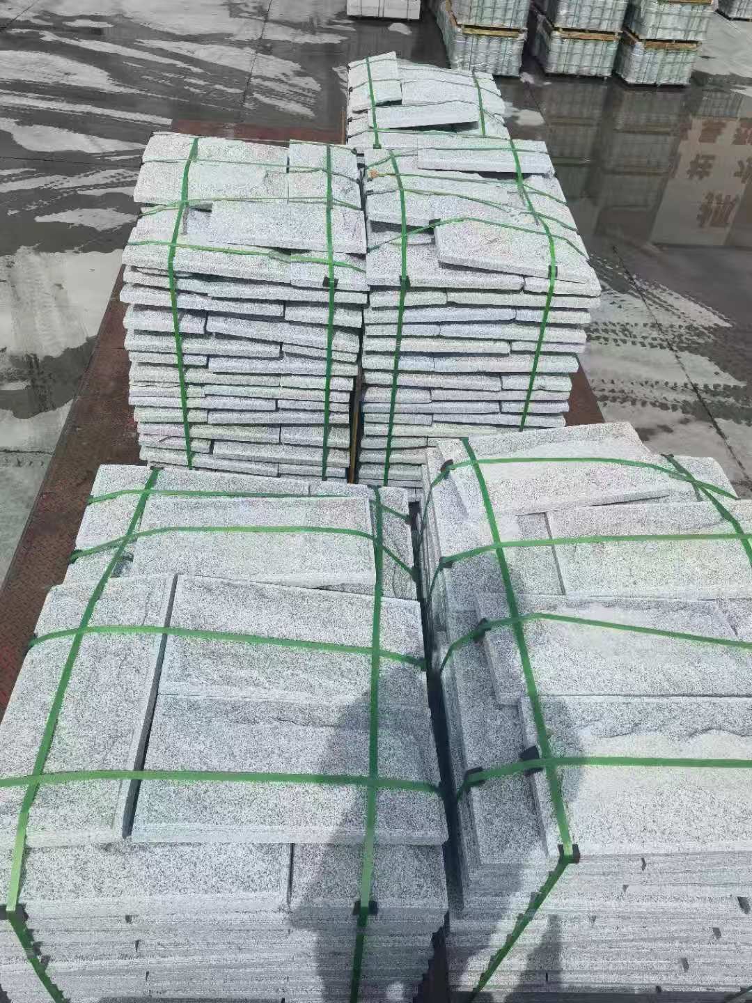 贺州 芝麻白蘑菇石装车出货