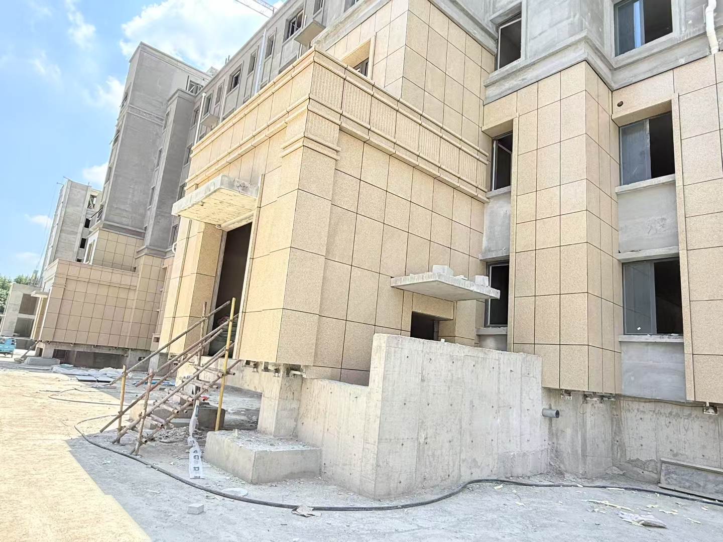 贺州 黄金麻干挂，工地实拍