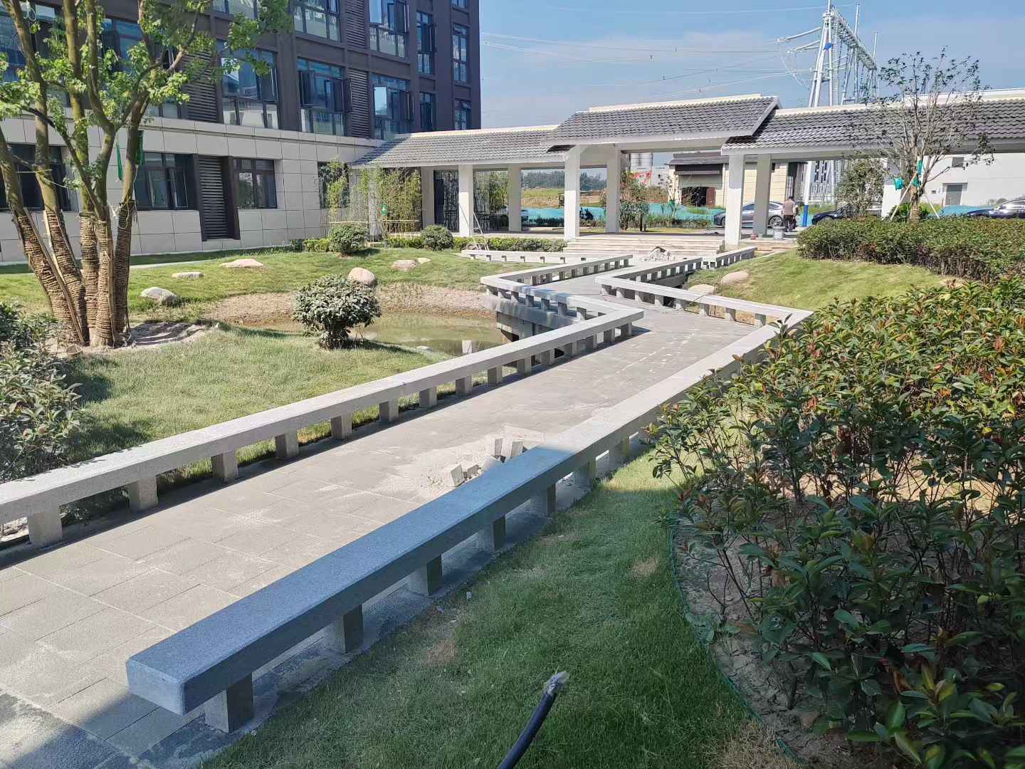 贺州 芝麻灰小区坐凳&栏杆安装效果